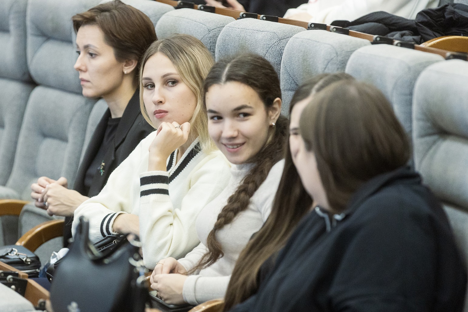 «Научный поединок» на тему ИИ провел между студентами ведущих вузов факультет инженерного менеджмента РАНХиГС